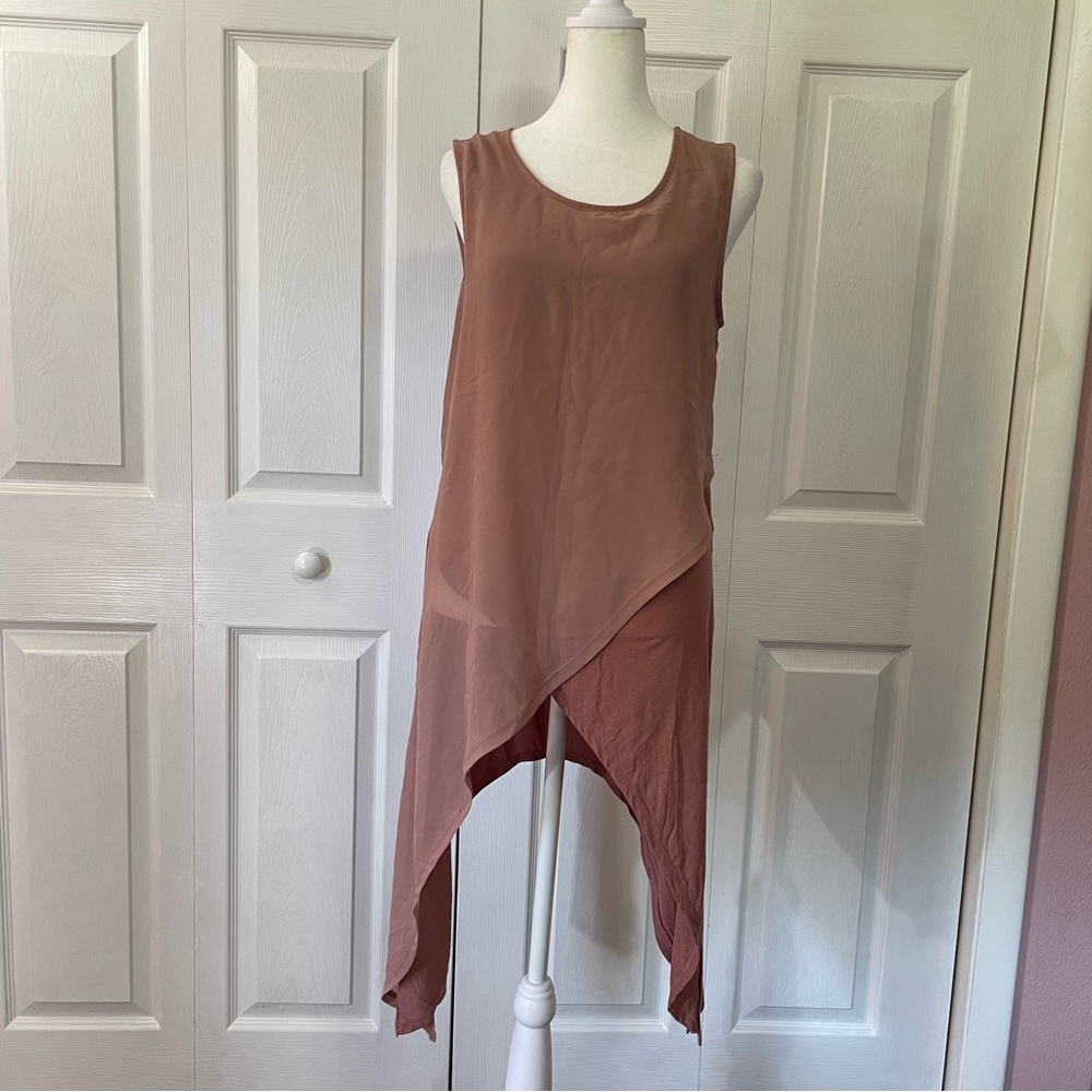 Me & you Brand Sleeveless Flowy top in neutral pink color, SZ S